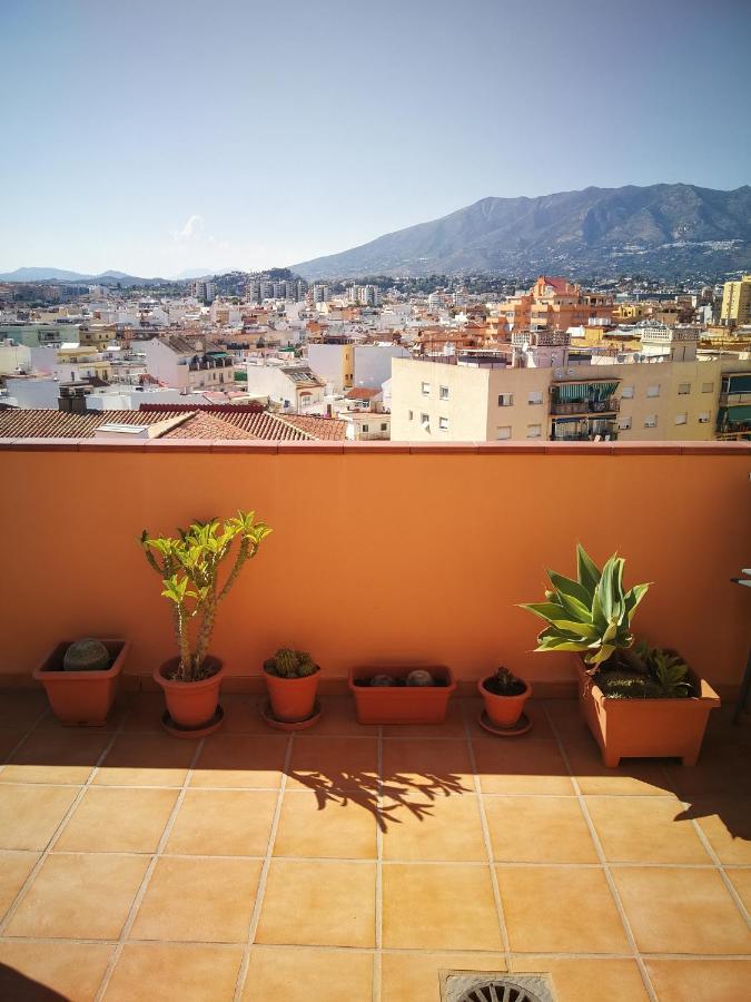 Apartamento Atico Carmen フエンヒロラ エクステリア 写真